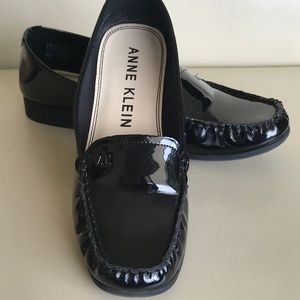 Anne Klein 8M - VAMA iFlex Patten Leather Loafer